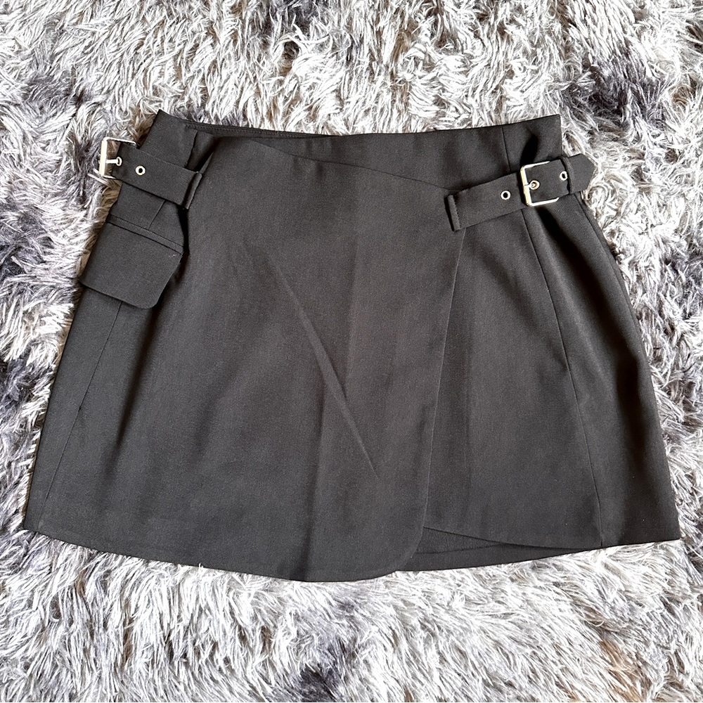 FOREVER 21 - Black Mini Shirt with wrap & buckles